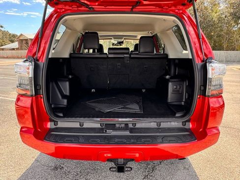 Used 2023 Toyota 4Runner SR5 Premium w/ Moonroof Package RWD image 15