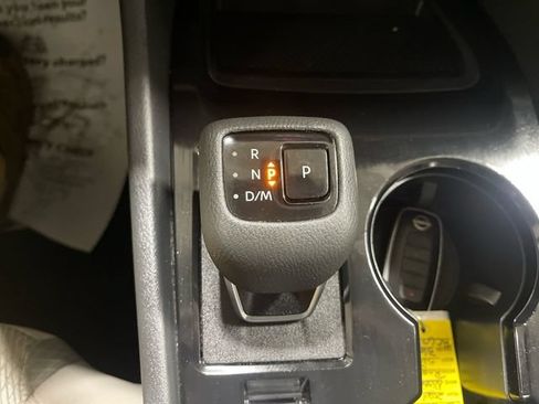 Used 2024 Nissan Rogue SV FWD image 19