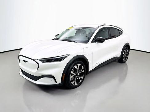 Used 2024 Ford Mustang Mach-E Select image 3