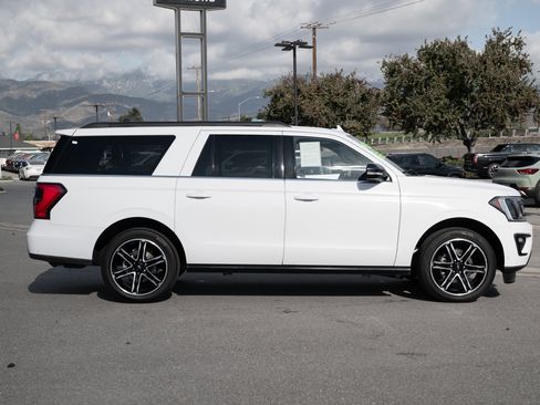 Used 2021 Ford Expedition Max Limited image 3