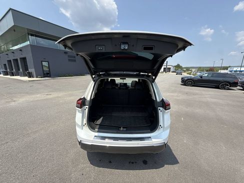 Used 2024 Nissan Rogue SL w/ SL Premium Package FWD image 30