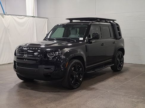 New 2026 Land Rover Defender 110 X-Dynamic SE image 1