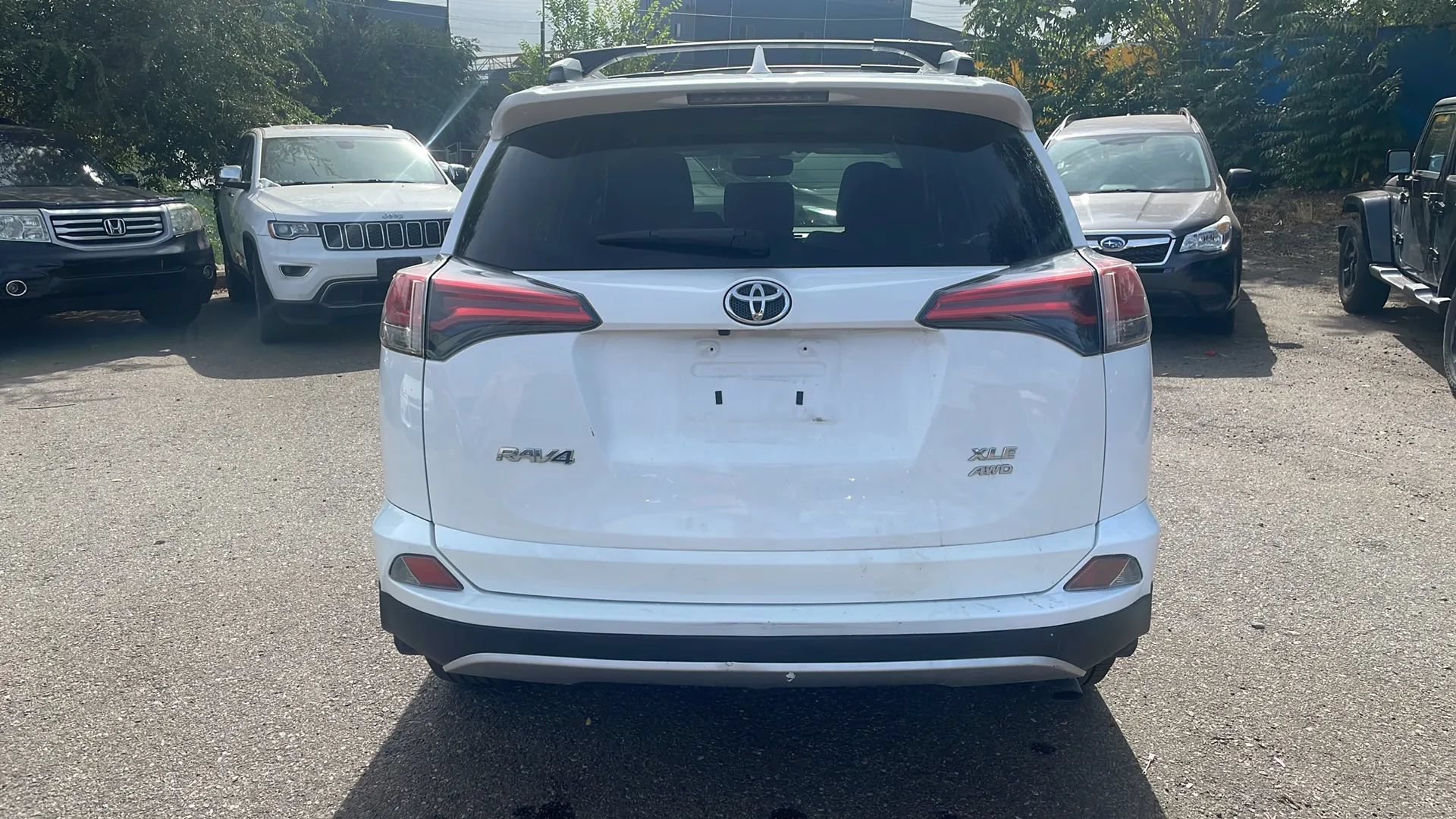 Used 2016 Toyota RAV4 XLE AWD/4WD image 5