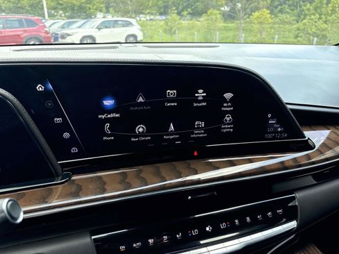 Used 2024 Cadillac Escalade ESV Sport Platinum w/ LPO, ONYX Package AWD/4WD image 22