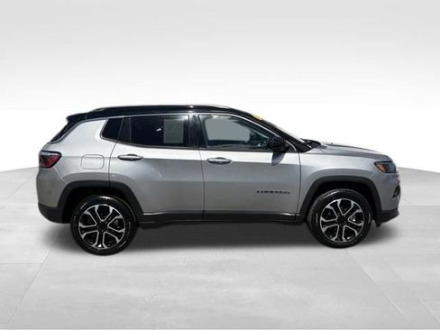 Used 2022 Jeep Compass Limited AWD/4WD image 9
