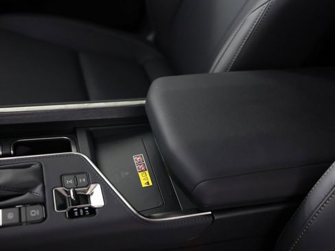 Used 2025 Lexus GX 550 image 41