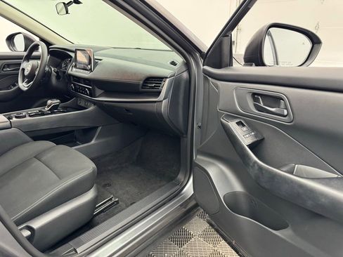 Used 2024 Nissan Rogue S image 28