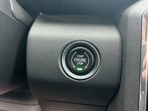 Used 2025 GMC Acadia Elevation w/ Elevation Premium Package AWD/4WD image 20
