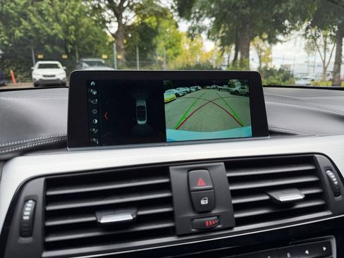 Used 2020 BMW M4 Convertible RWD image 17
