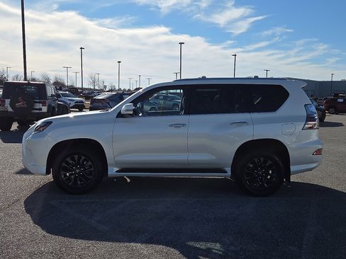 Used 2023 Lexus GX 460 Premium image 3