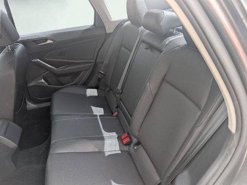 Used 2020 Volkswagen Jetta SE FWD image 18