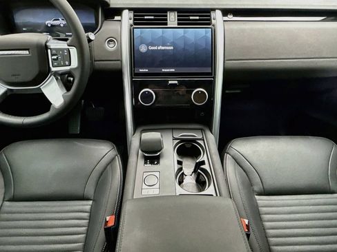 Used 2025 Land Rover Discovery S AWD/4WD image 13
