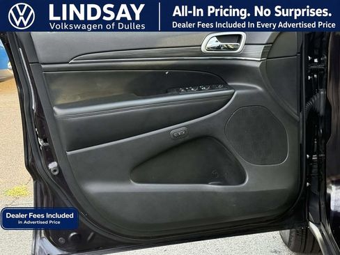 Used 2019 Jeep Grand Cherokee Limited AWD/4WD image 9