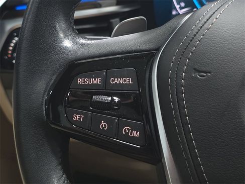 Certified 2023 BMW 530e w/ Premium Package image 14