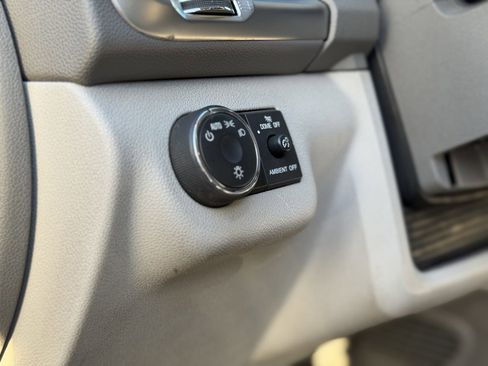 Used 2014 GMC Acadia SLE image 40