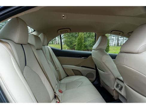 Used 2021 Toyota Camry XLE w/ Navigation Package image 16