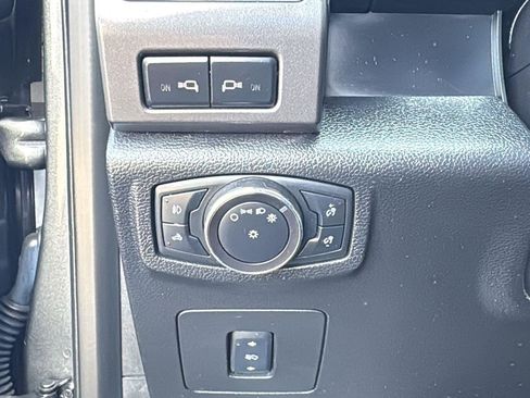 Used 2017 Ford F150 XLT w/ Equipment Group 302A Luxury image 12