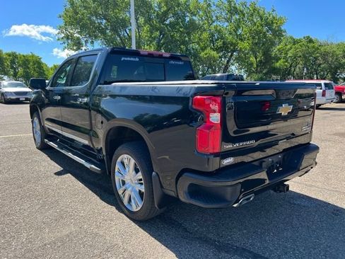 Used 2025 Chevrolet Silverado 1500 High Country w/ High Country Premium Package AWD/4WD image 6
