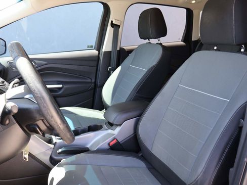 Used 2015 Ford Escape SE FWD image 9
