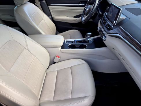 Used 2019 Nissan Altima 2.5 SL FWD image 13