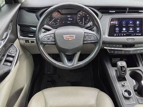 Certified 2019 Cadillac XT4 Premium Luxury FWD image 18