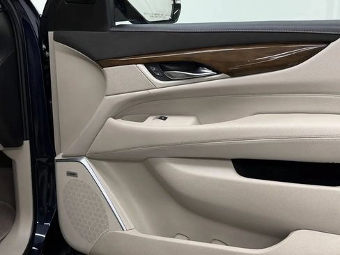 Used 2019 Cadillac Escalade Luxury RWD image 26
