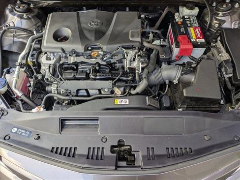 Used 2020 Toyota Camry LE image 20