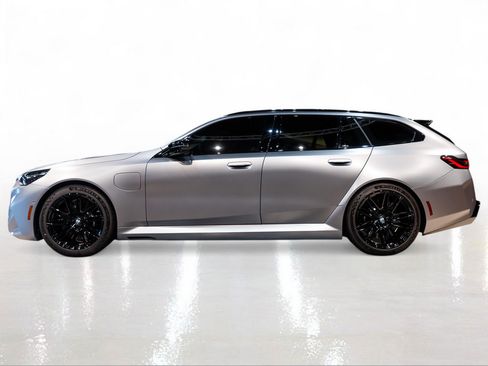 Used 2026 BMW M5 Touring w/ M Driver's Package AWD/4WD image 3