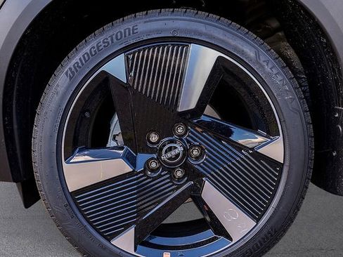 New 2026 Nissan Kicks SR w/ Cold Weather Package image 7