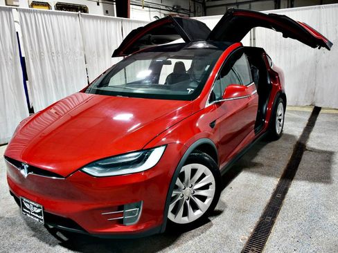Used 2017 Tesla Model X 75D AWD/4WD image 9
