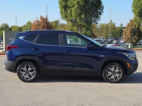 Used 2023 Kia Seltos EX AWD/4WD image 6