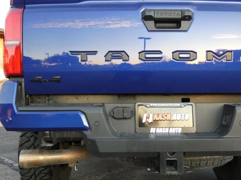 Used 2025 Toyota Tacoma TRD Off-Road w/ TRD Off Road Upgrade Package image 11