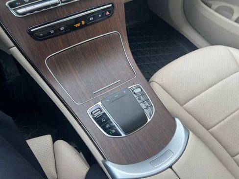 Used 2022 Mercedes-Benz GLC 300 4MATIC image 17