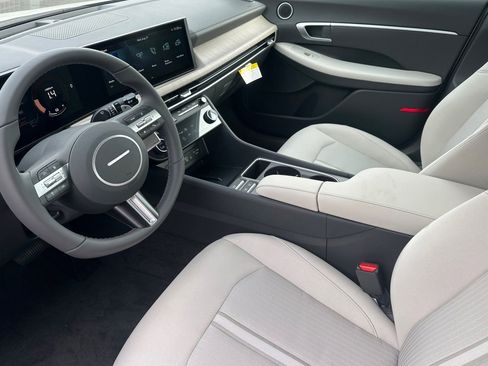 New 2025 Hyundai Sonata SEL image 9