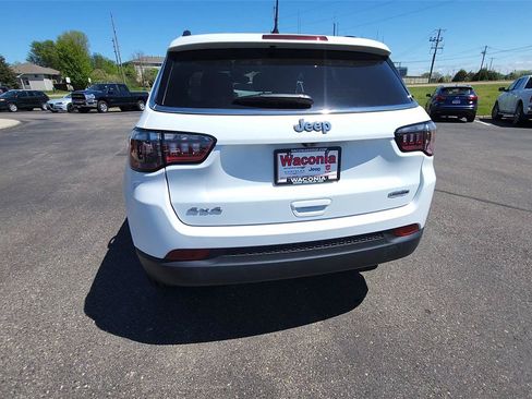 New 2024 Jeep Compass Latitude w/ Sun and Sound Group AWD/4WD image 8