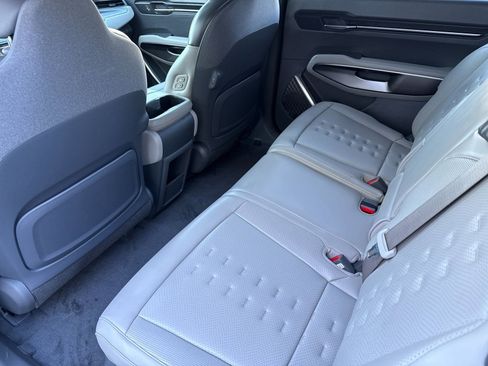 New 2026 Kia EV9 Wind image 12