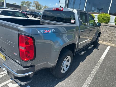 Certified 2022 Chevrolet Colorado W/T w/ WT Convenience Package AWD/4WD image 3