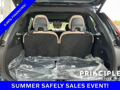 New 2026 Volvo XC90 B6 Ultra w/ Protection Package AWD/4WD image 14