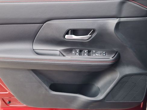 New 2026 Nissan Kicks SR image 17