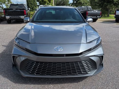 Used 2026 Toyota Camry SE FWD image 9