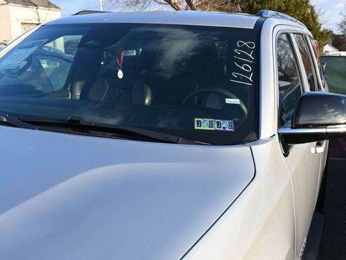 Used 2024 Jeep Wagoneer Series II w/ Flexible Seating Group image 5