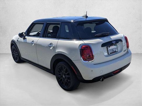 Used 2021 MINI Cooper 4-Door Hardtop FWD image 8