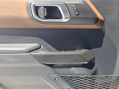 Used 2024 Ford Bronco Outer Banks image 26