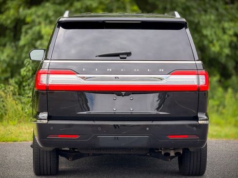 Used 2018 Lincoln Navigator Reserve w/ Technology Package AWD/4WD image 10