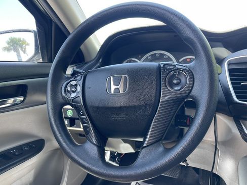 Used 2013 Honda Accord LX image 19