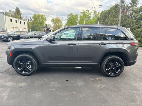 Used 2024 Jeep Grand Cherokee Limited w/ Luxury Tech Group II AWD/4WD image 6