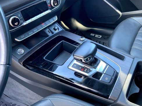 Used 2022 Audi Q5 2.0T Premium w/ Convenience Package image 16