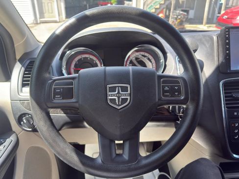 Used 2013 Dodge Grand Caravan SE FWD image 14