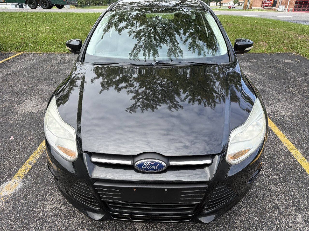 Used 2014 Ford Focus SE FWD image 1