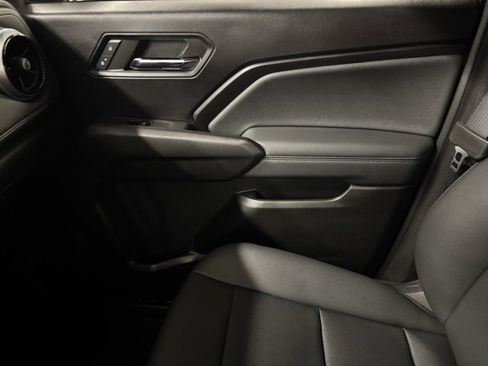 Used 2024 Chevrolet Colorado LT w/ LT Convenience Package III image 14